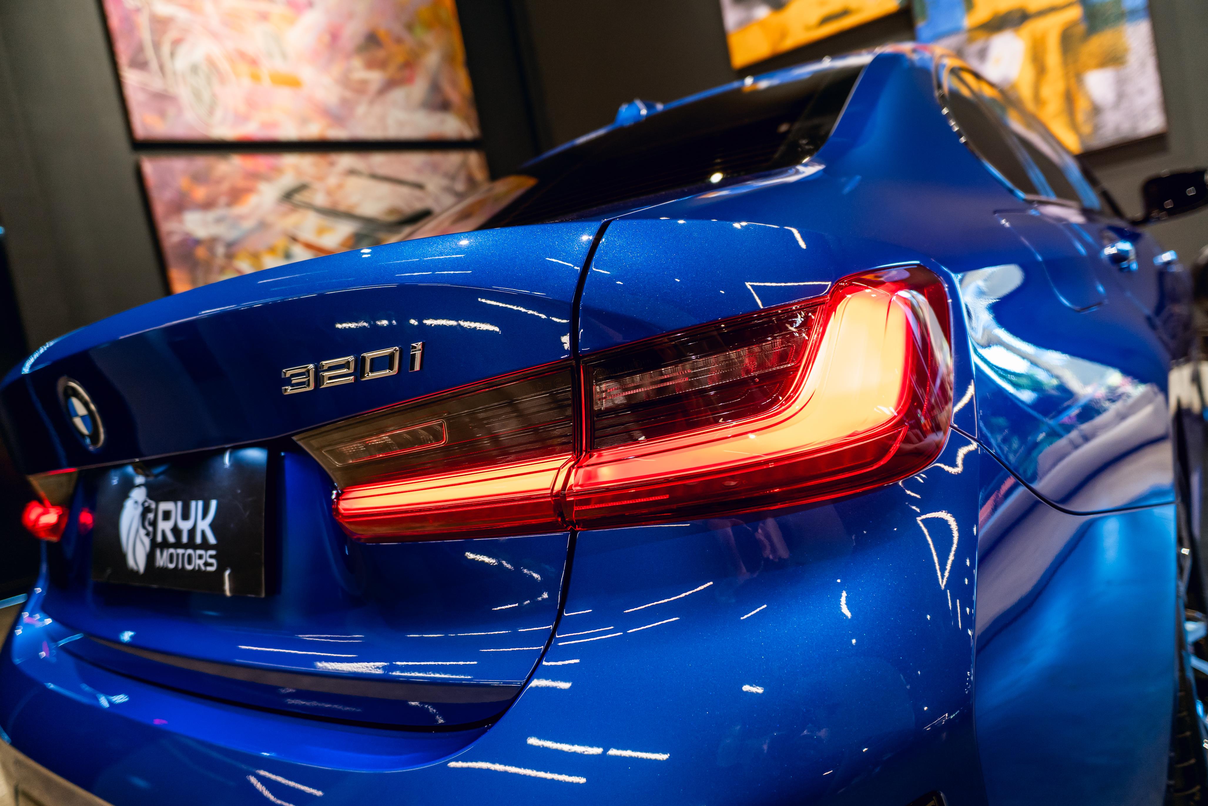BMW 320i