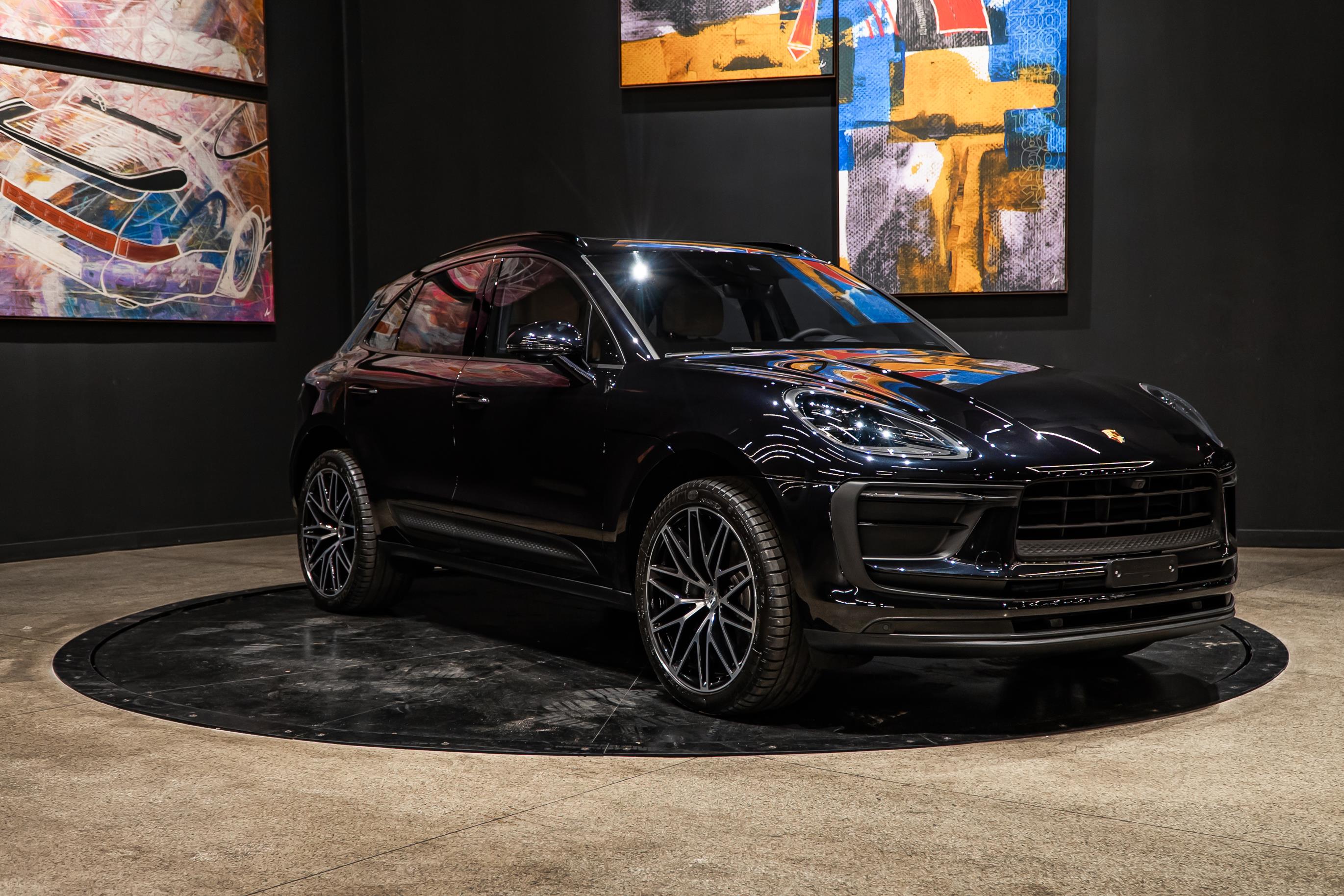 PORSCHE MACAN