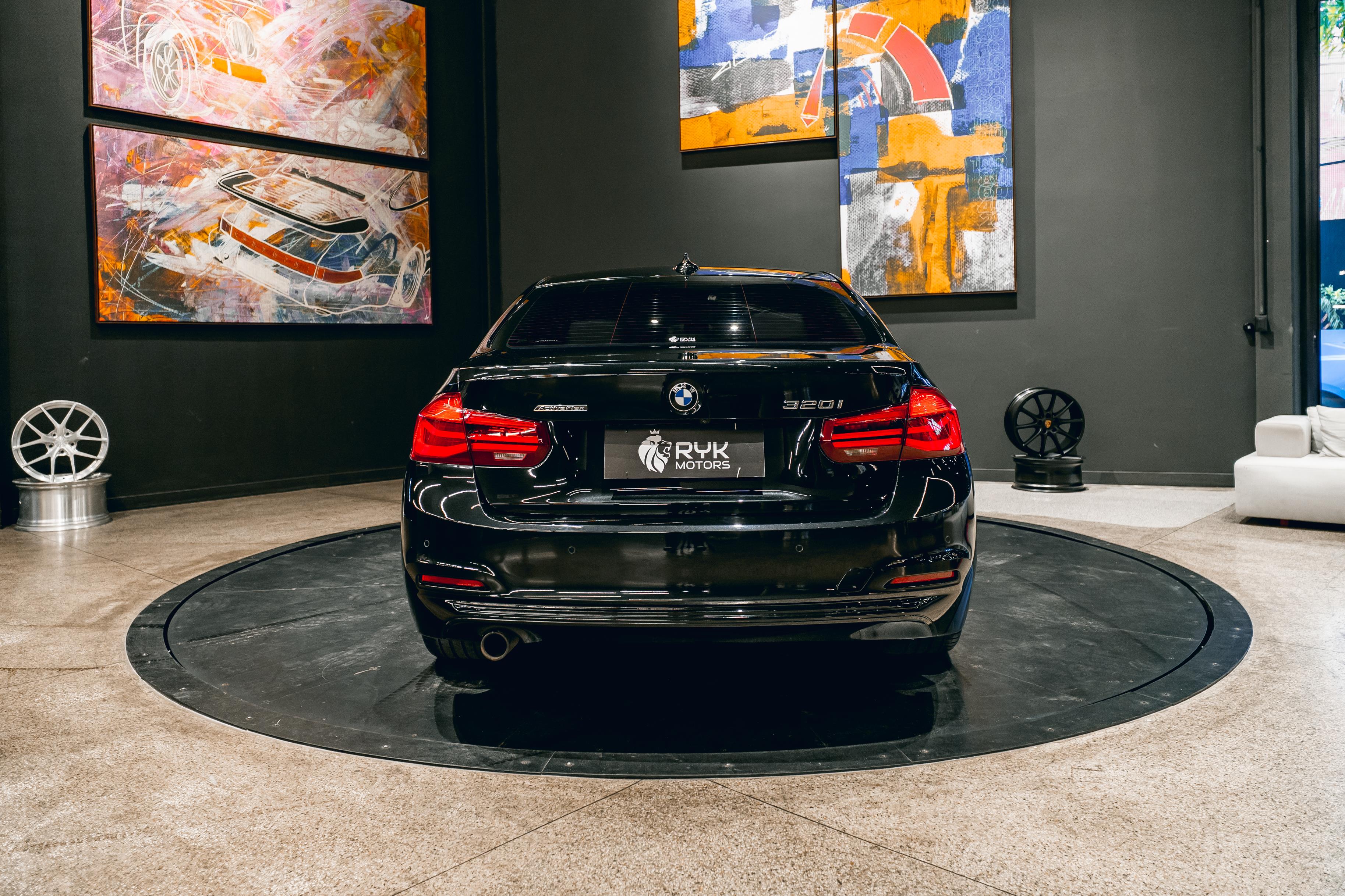 BMW 320i