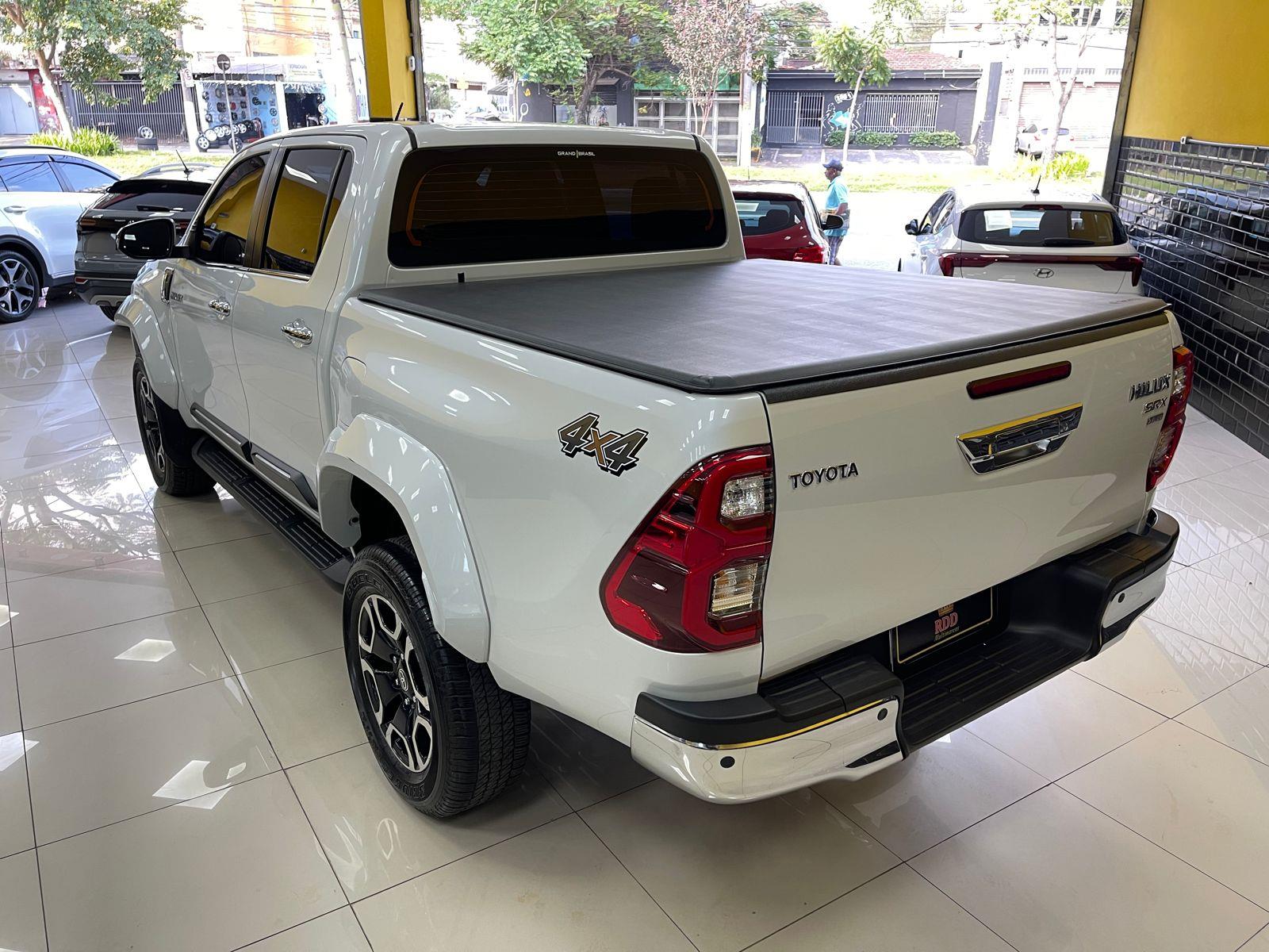 HILUX