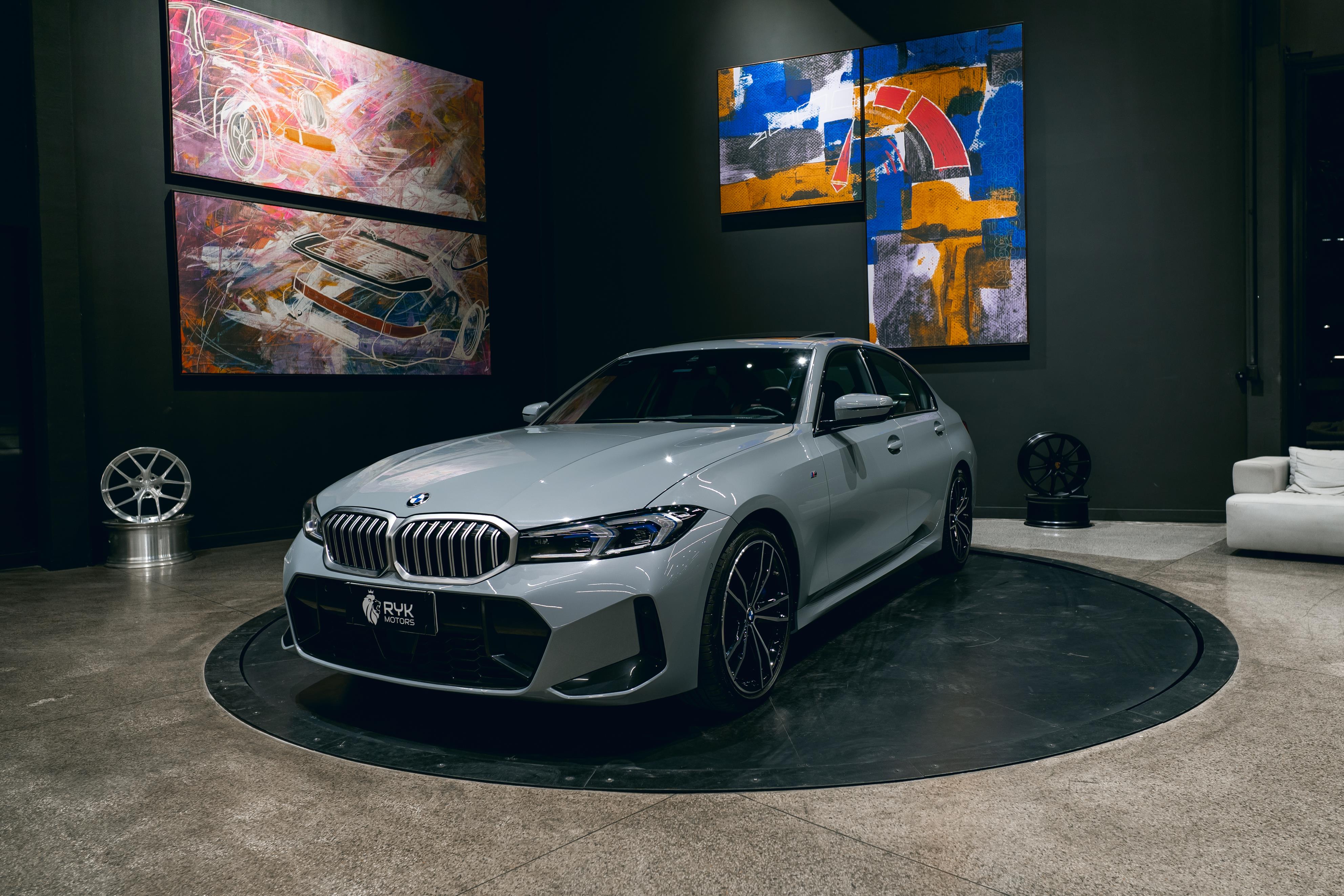 BMW 320i