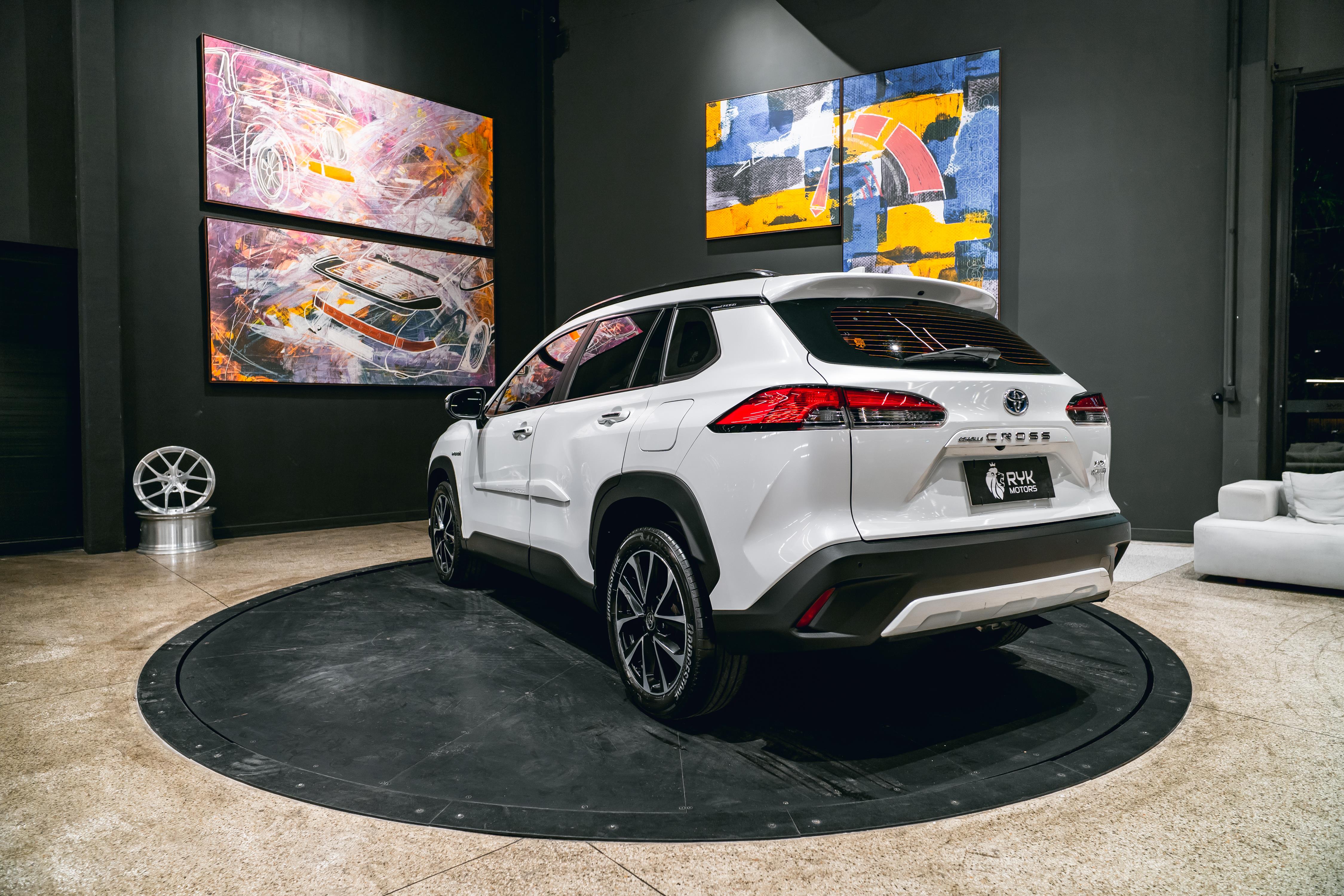 TOYOTA COROLLA CROSS