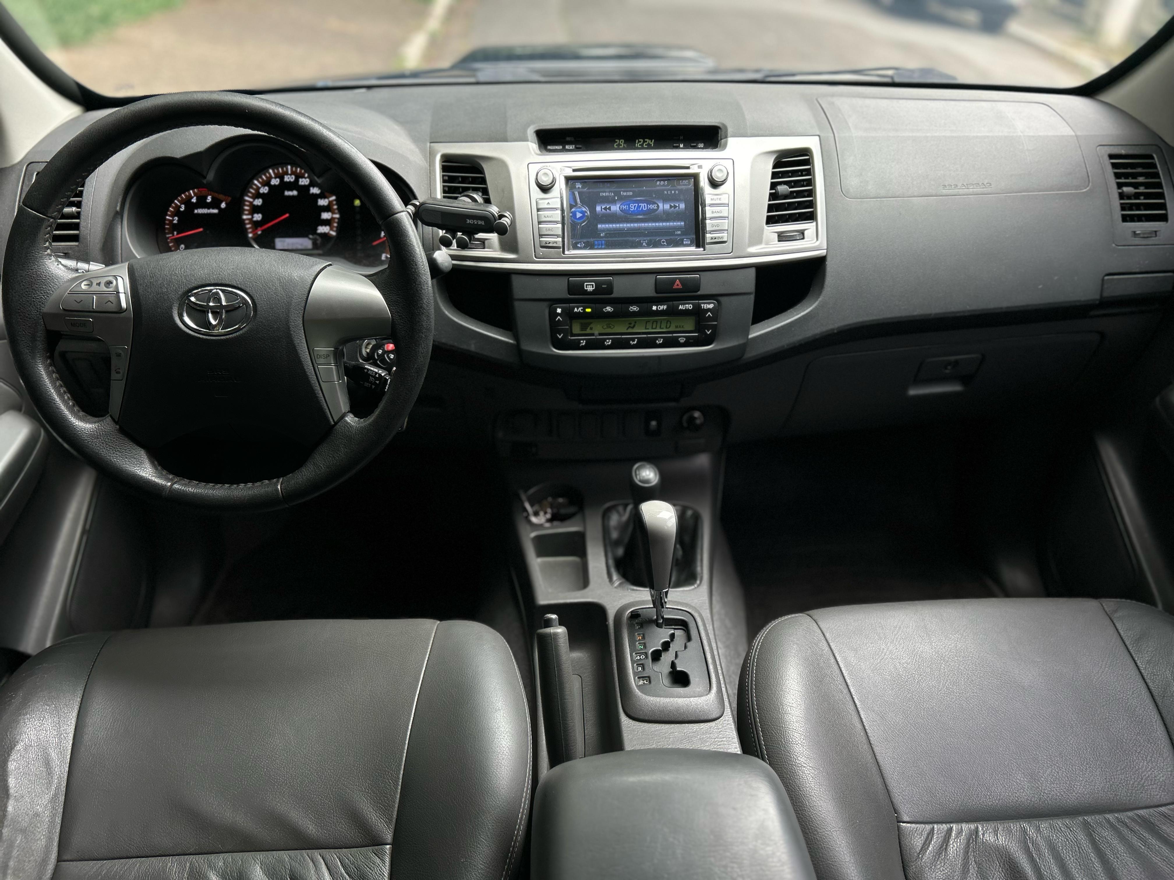 HILUX