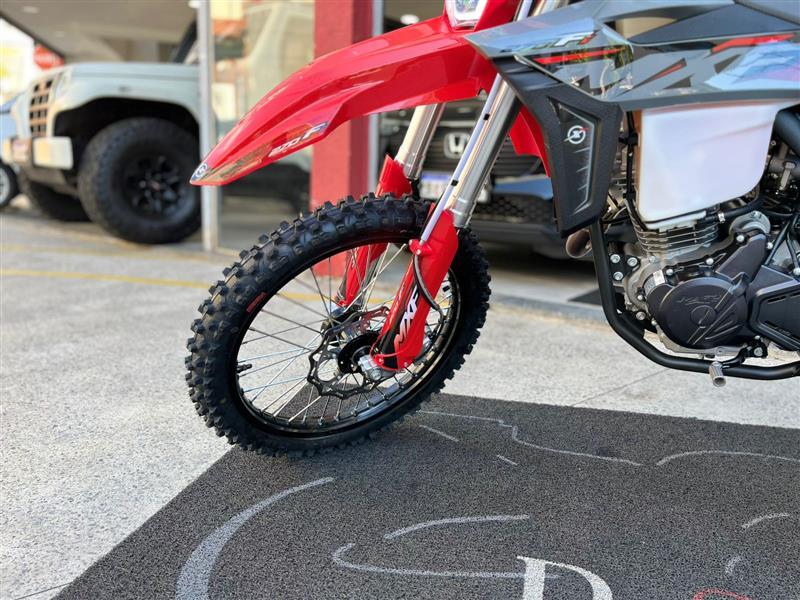 270 EFI COM PARTIDA ELETRICA 4T 