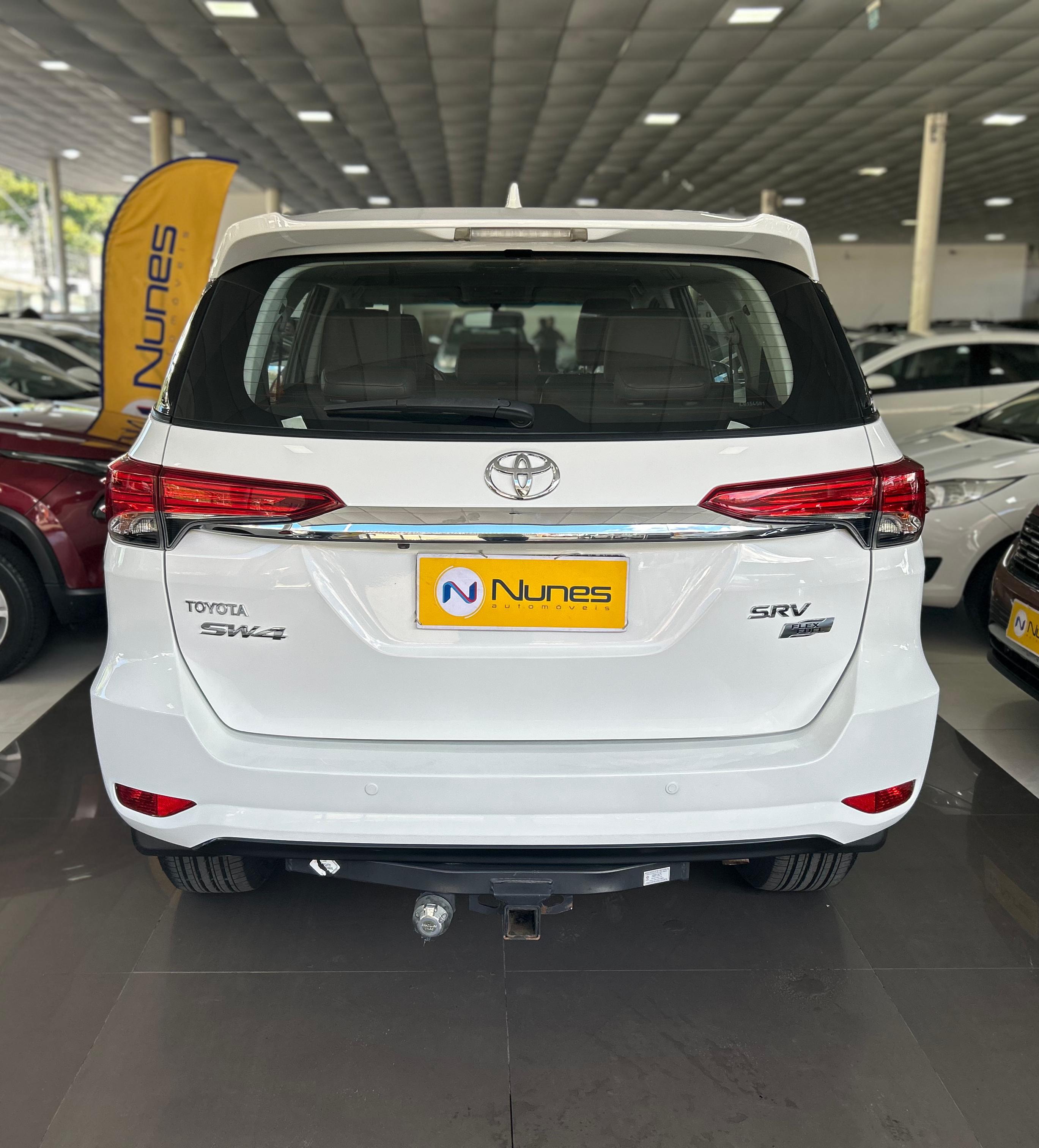TOYOTA HILUX SW4