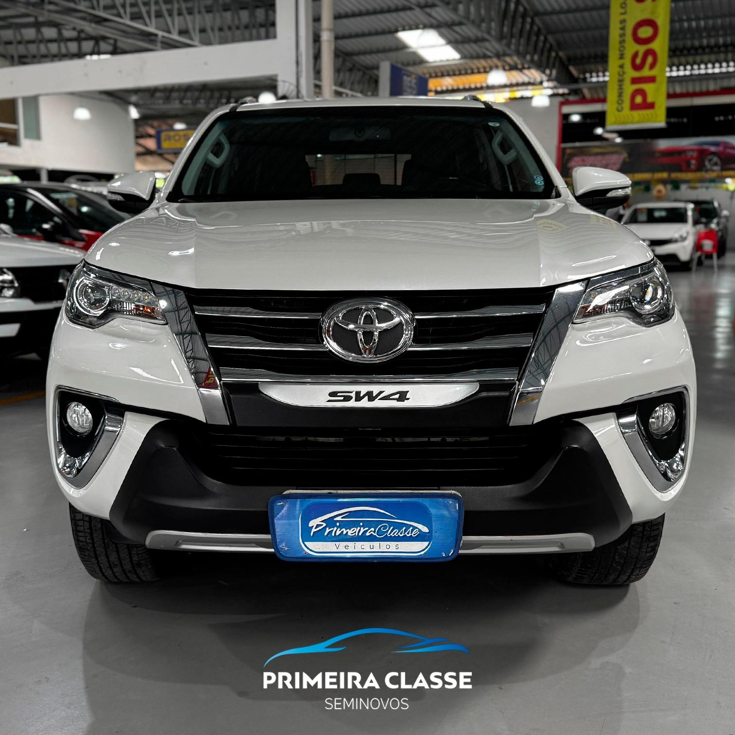 TOYOTA HILUX SW4