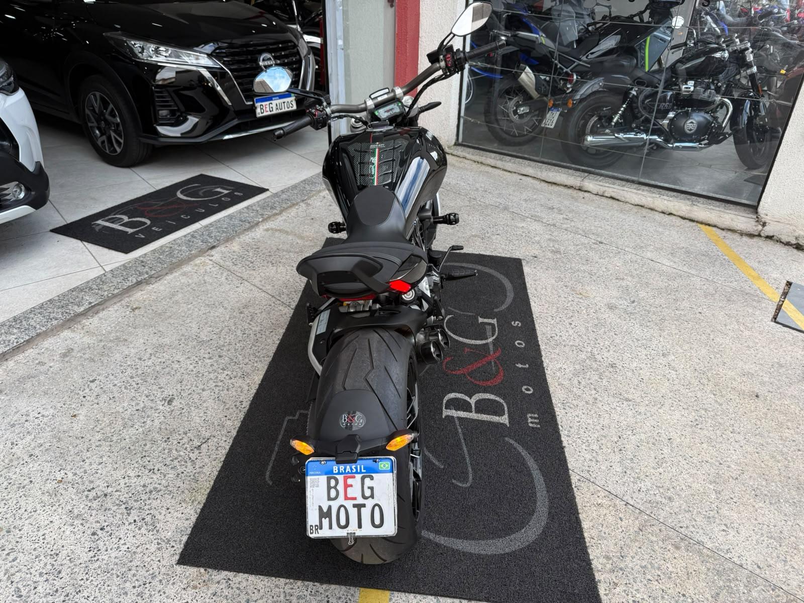 XDIAVEL S