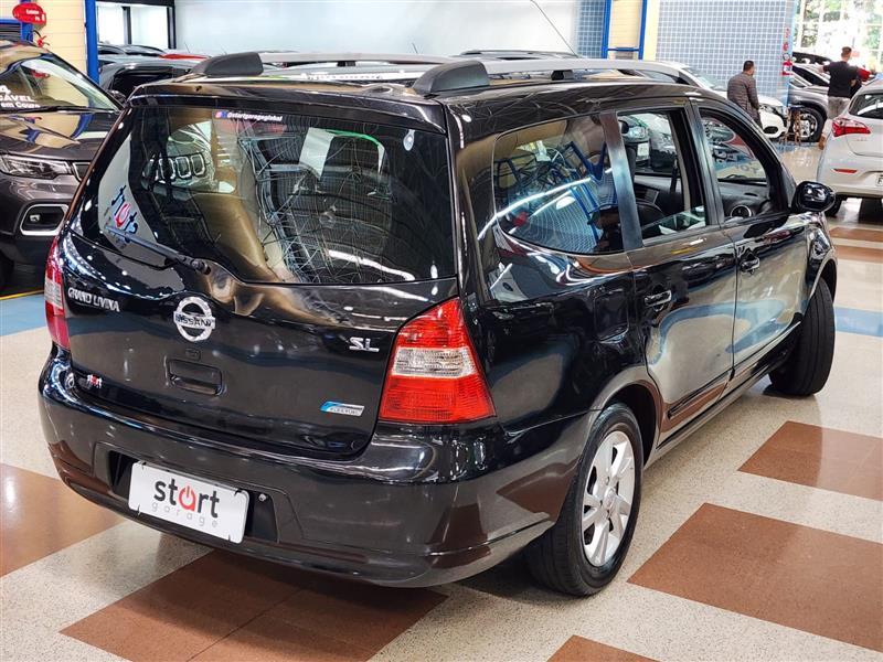 GRAND LIVINA