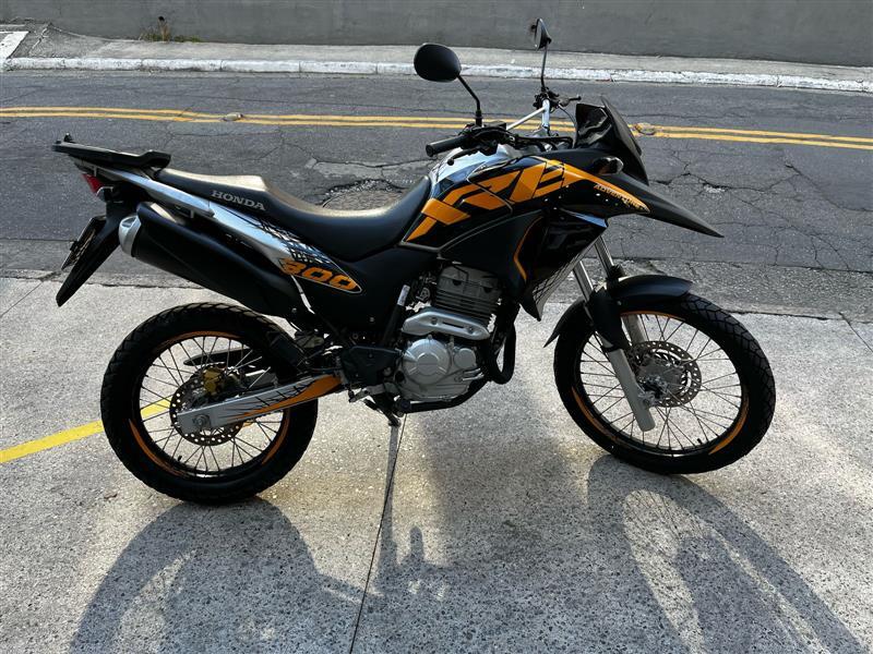 XRE 300 ADVENTURE