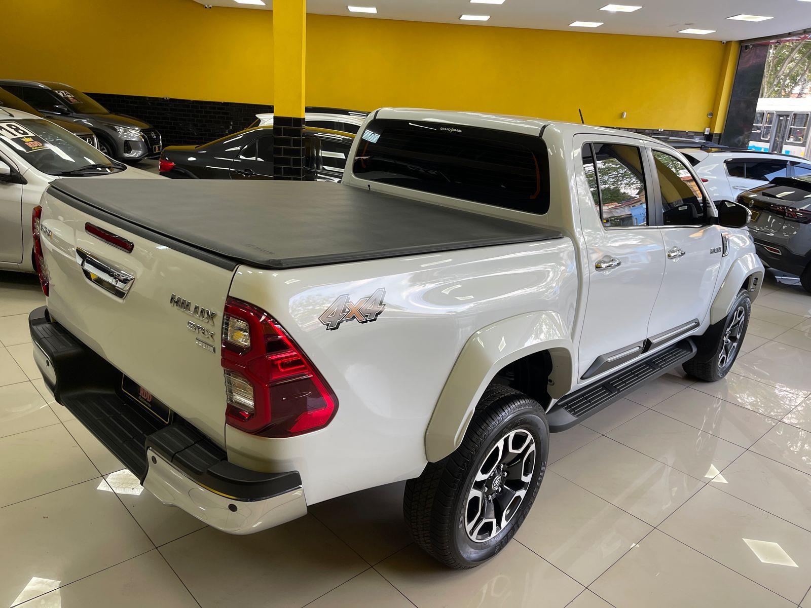 HILUX
