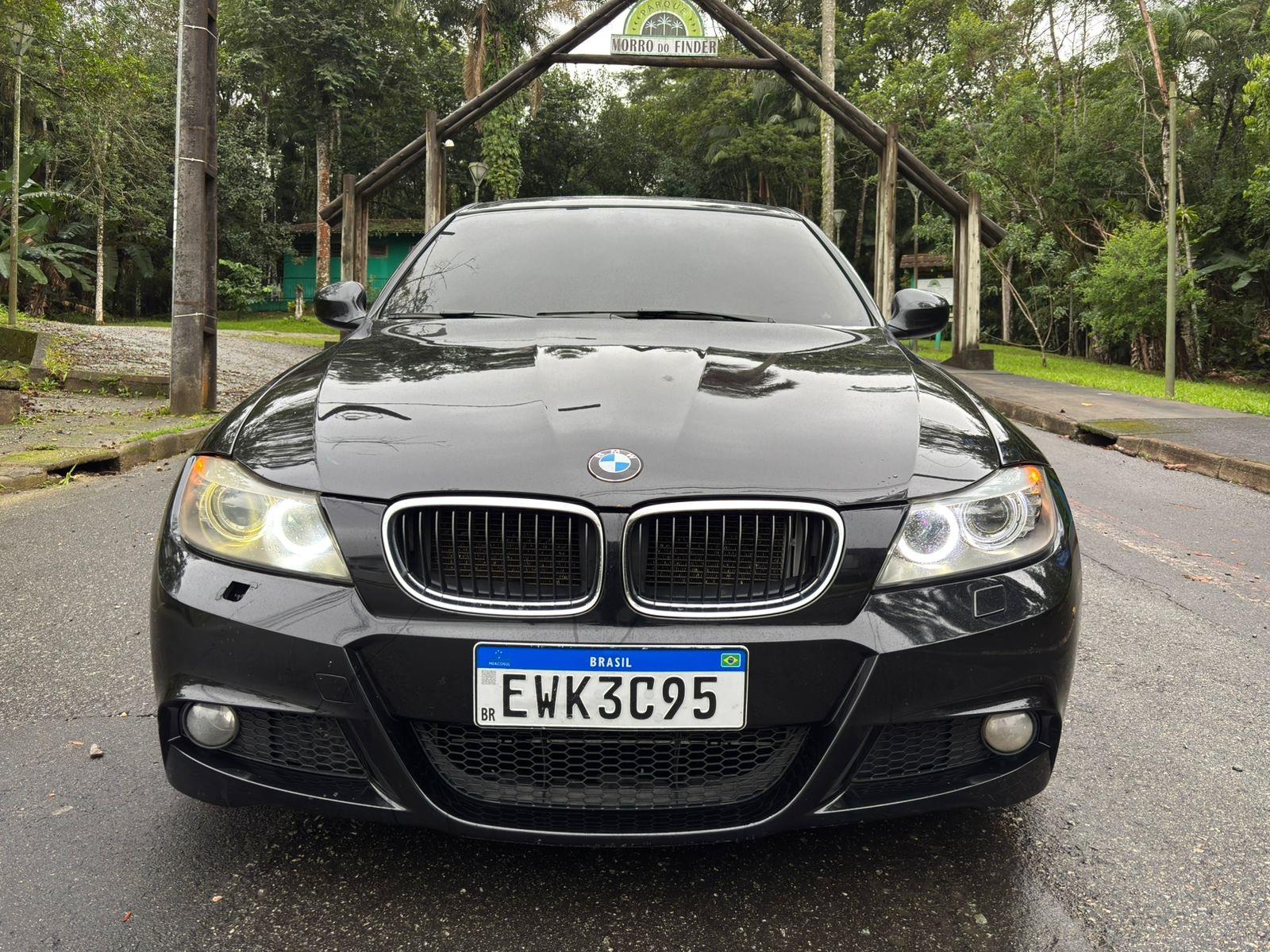318I