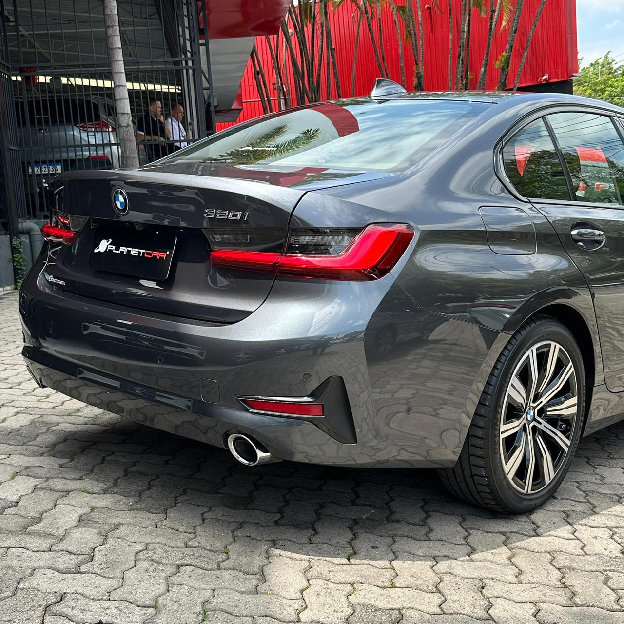 320I
