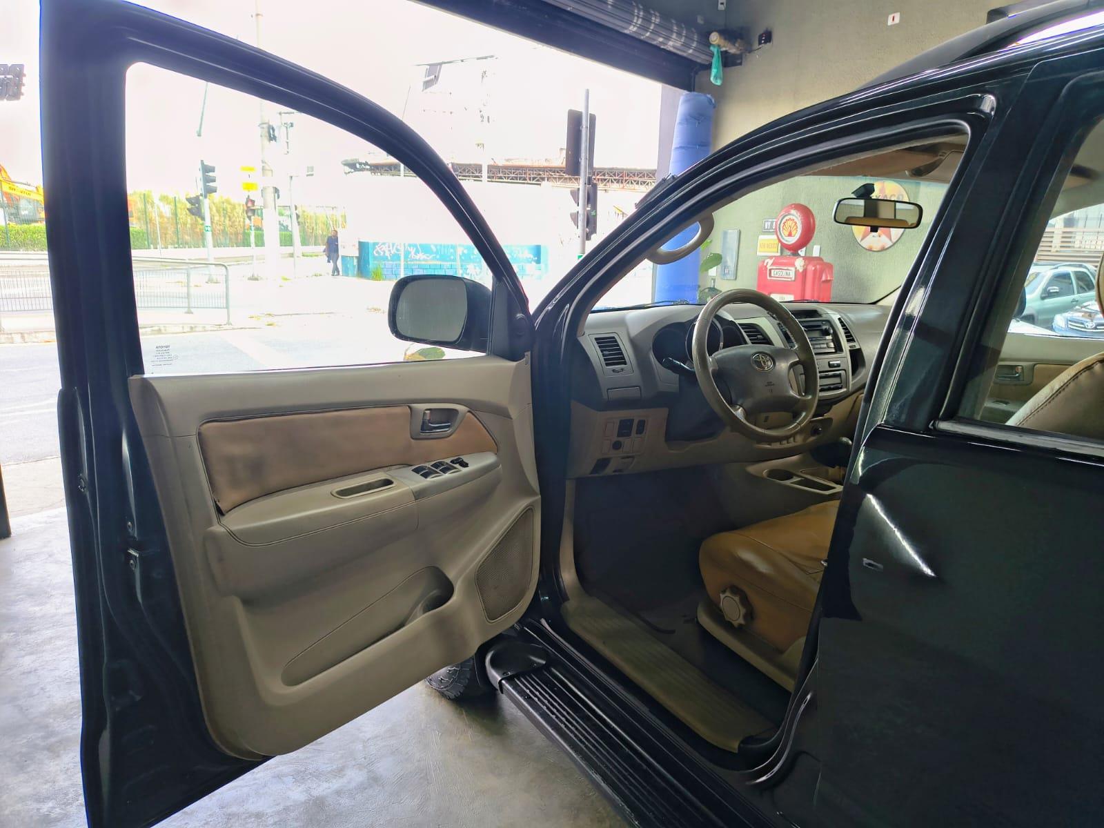 HILUX