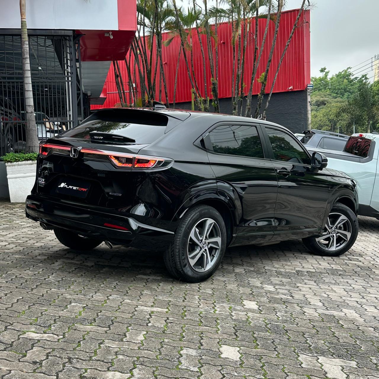 HR-V