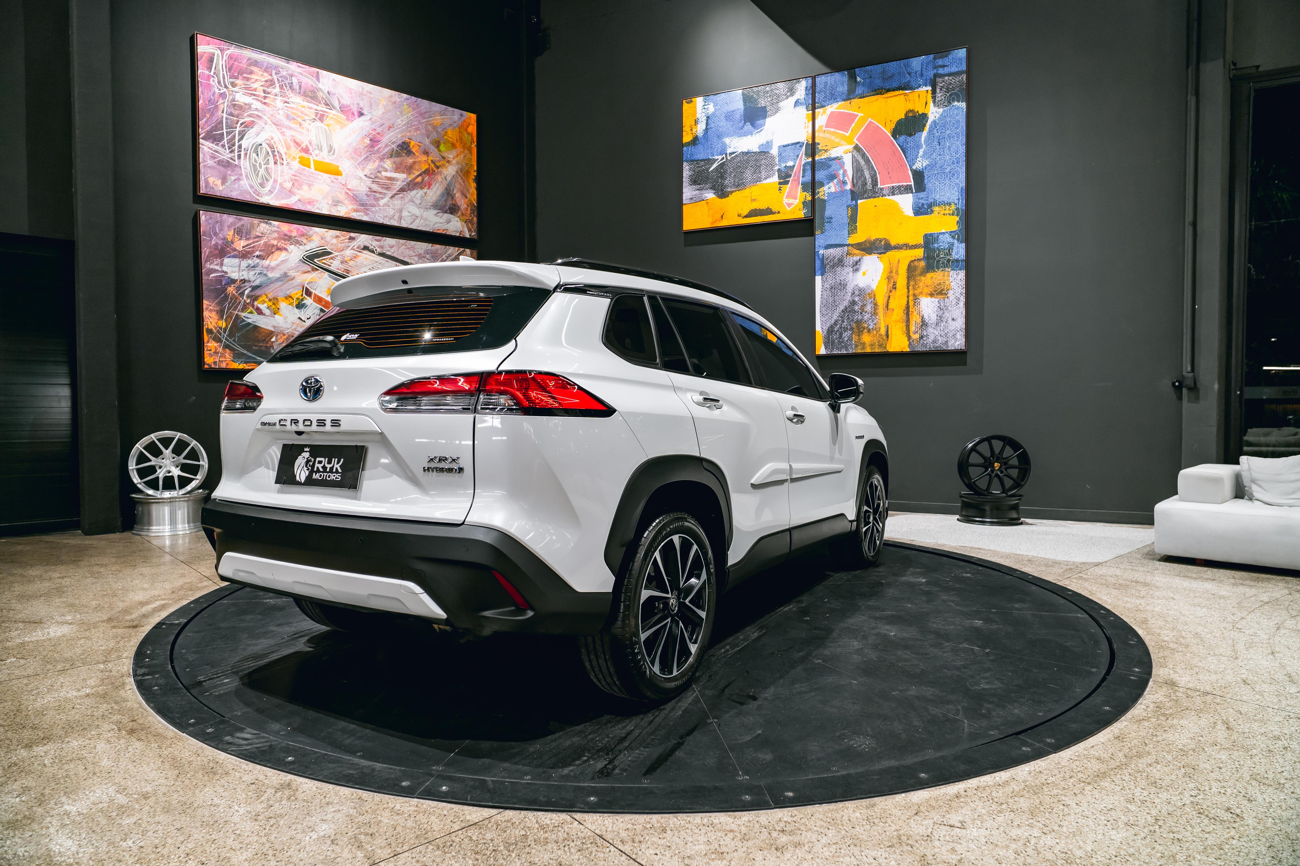 TOYOTA COROLLA CROSS