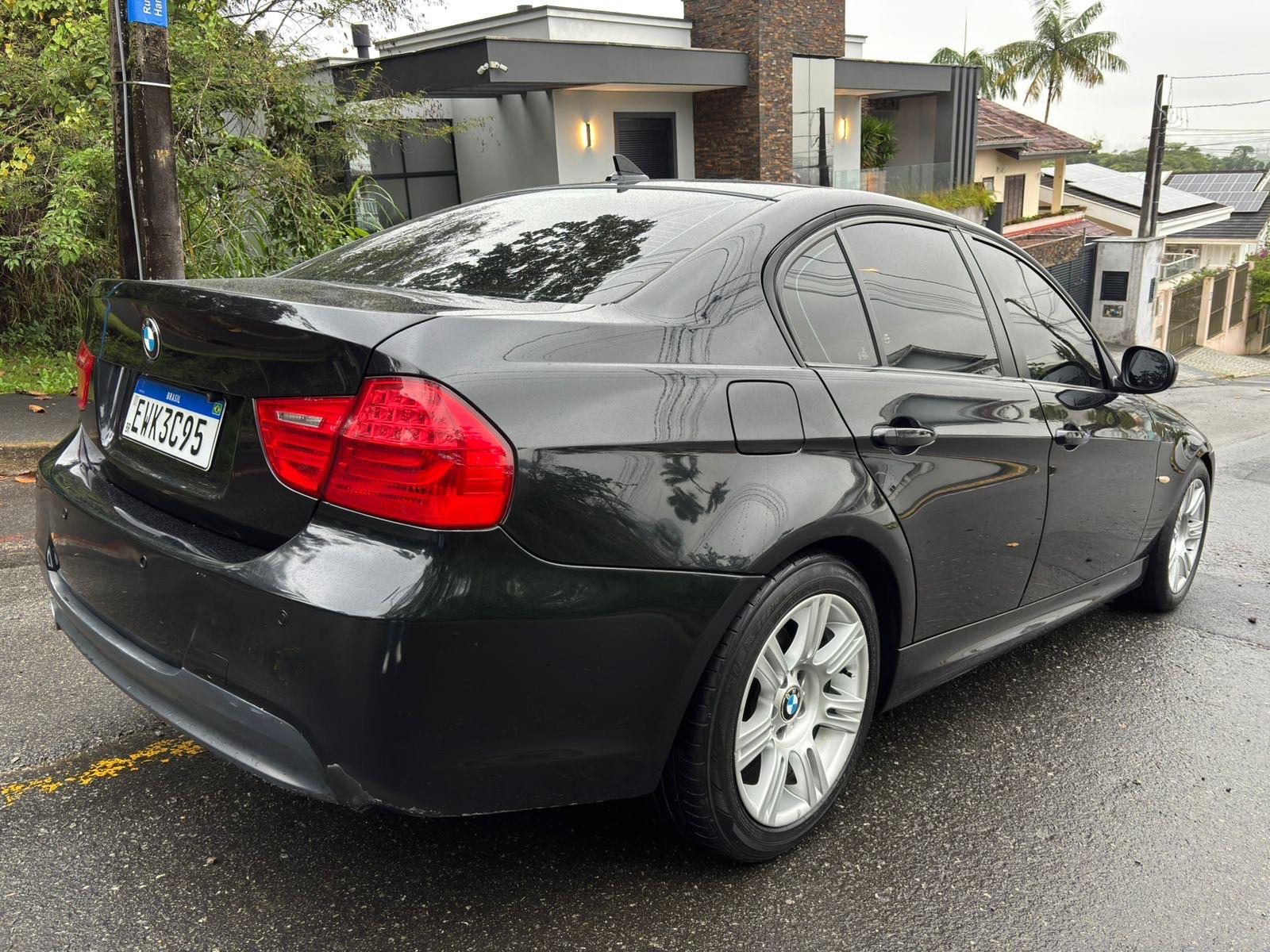 318I