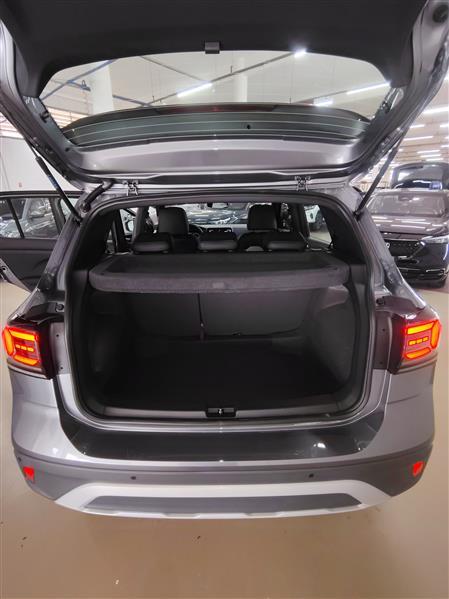 T-CROSS