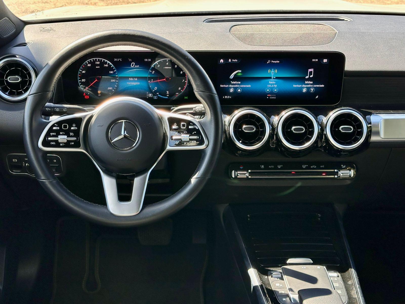 MERCEDES-BENZ GLB 200