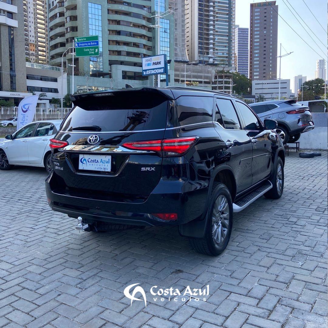 TOYOTA HILUX SW4